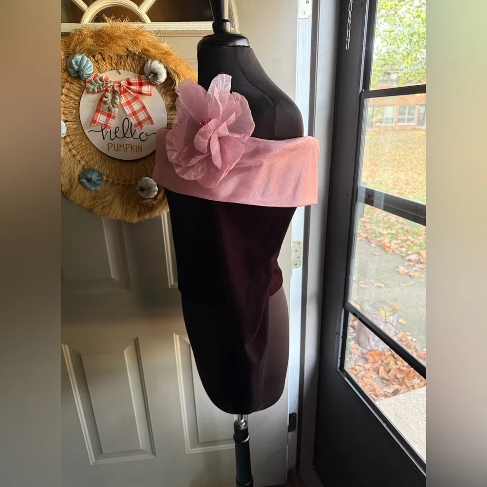 Vintage 90s Cachet black velvet off-the-shoulder pink organza flower top, size - Picture 3 of 9